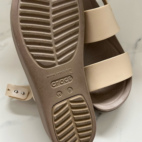 Crocs platform sandal size 8 - Picture 3 of 3